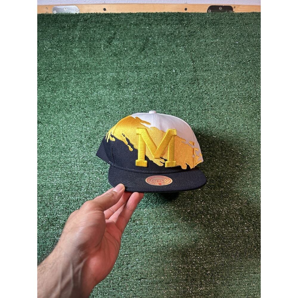 Mitchell & Ness Michigan Wolverines Paintbrush Snapback Hat